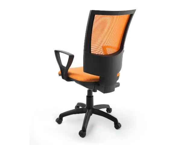 Imagen Silla giratoria respaldo anatmico en malla con brazos fijos.