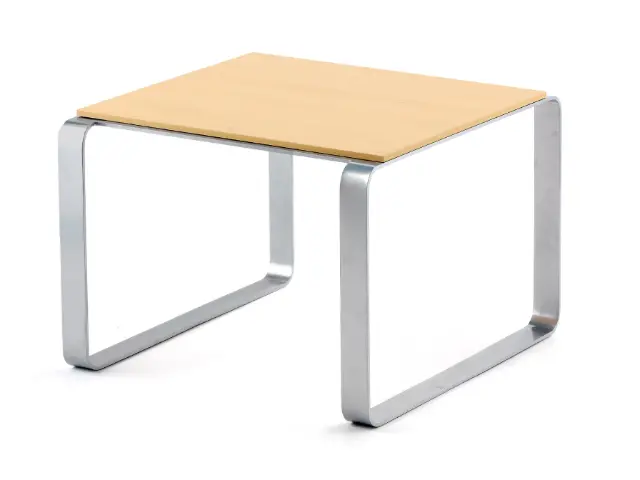 Imagen Mesa  baja espera cuadrada. 